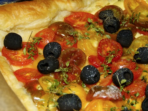 <i>Quiche mit</i><i>Ziegenk&auml;se und</i><i>Cherry-Tomaten</i>